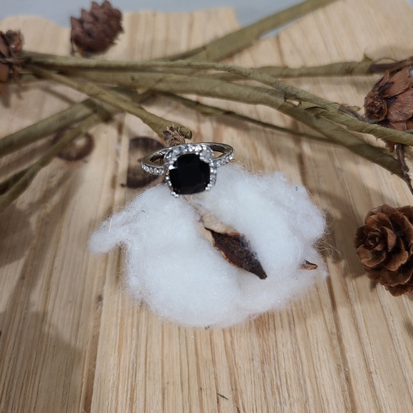 🖤🖤HOST PICK🖤🖤BEAUTIFUL!! BLACK   AMETHYST Halo Cut Ring with Tiny CZ'S - Picture 10 of 13